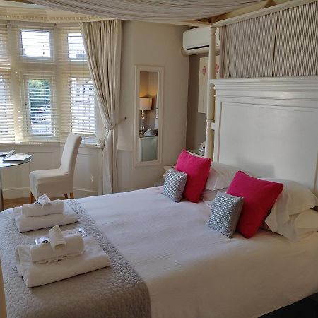 The Bath House Boutique B&B - In-Room Breakfast - Free Parking Ngoại thất bức ảnh