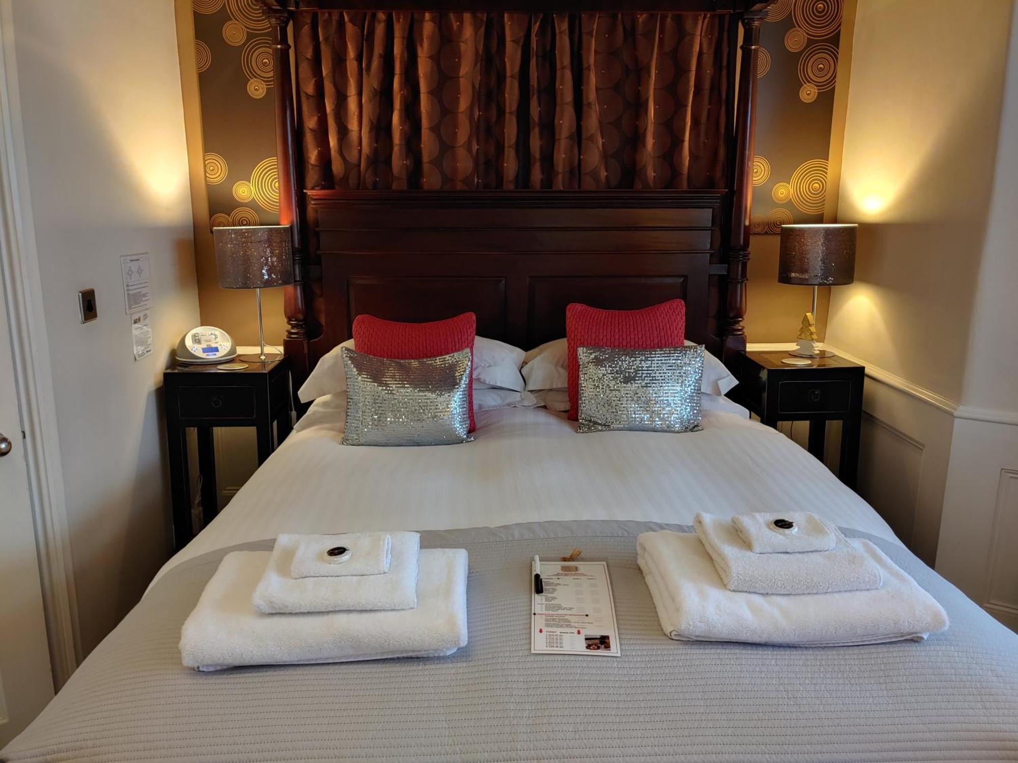 The Bath House Boutique B&B - In-Room Breakfast - Free Parking Ngoại thất bức ảnh