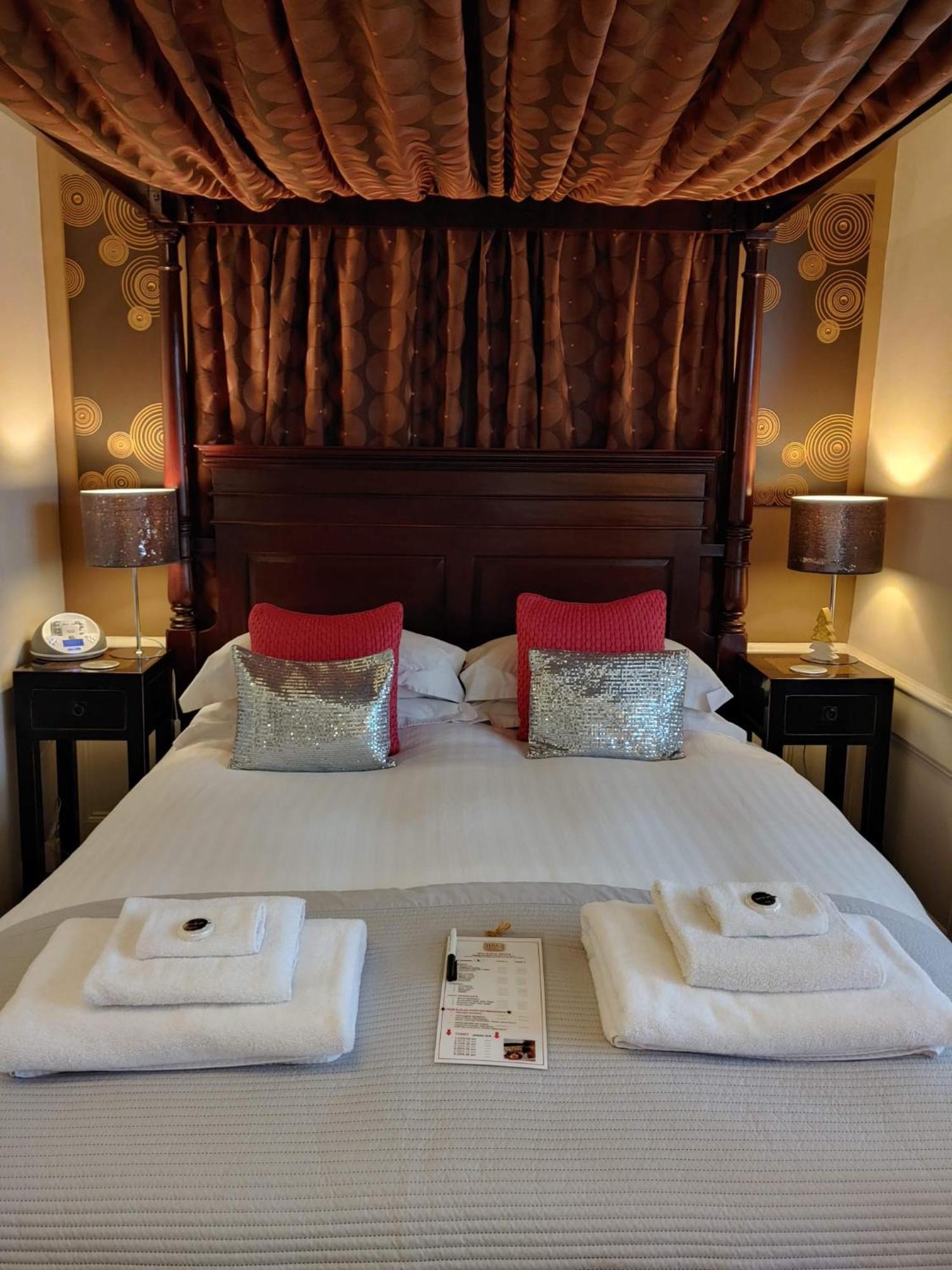 The Bath House Boutique B&B - In-Room Breakfast - Free Parking Ngoại thất bức ảnh